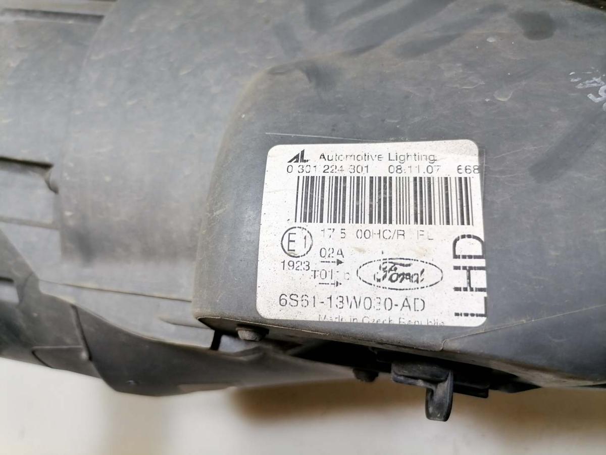 Ford Fiesta 6 JH1 original Scheinwerfer vorn links Halogen oberhalb leicht vergilbt Facelift Bj.2007